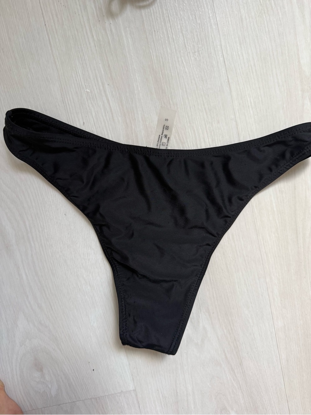 Boutique Black Padded Halter Bikini Set - Picture 2 of 5